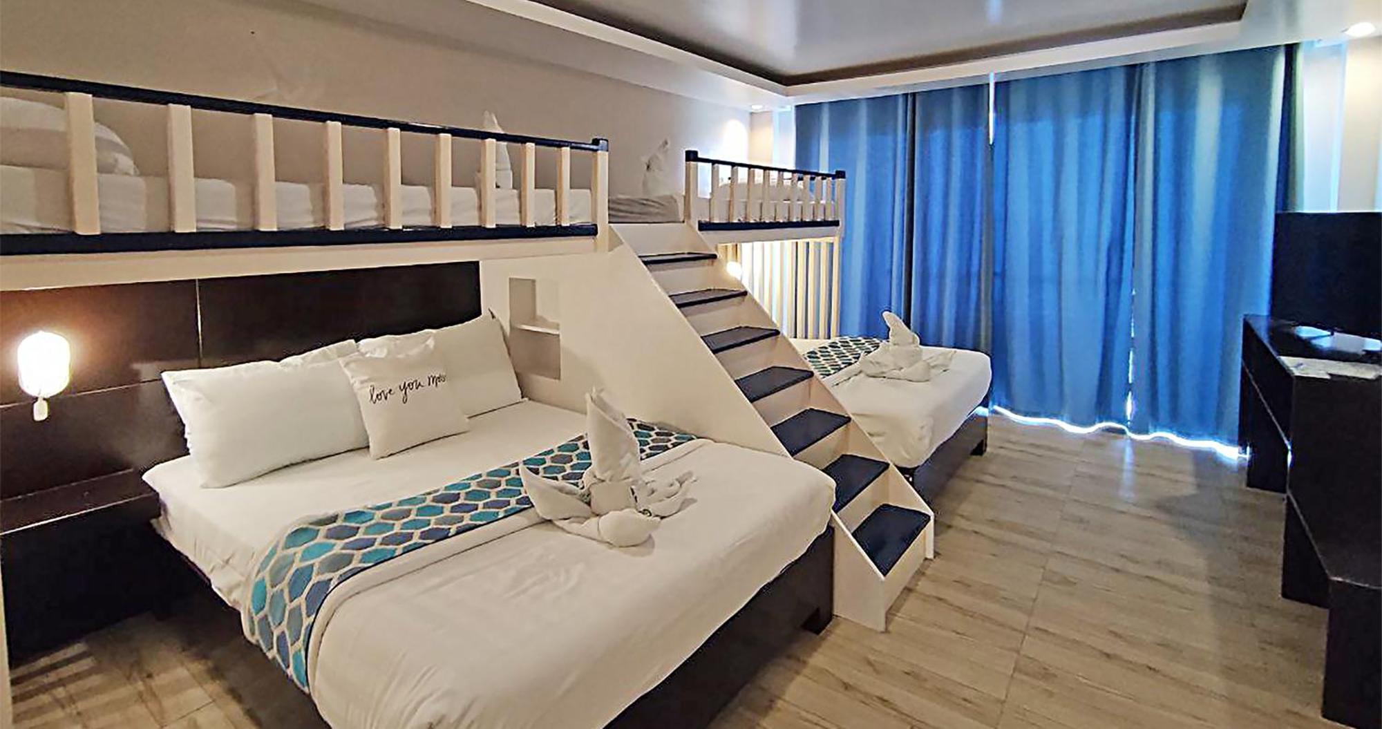 Casa Almarenzo Bed & Breakfast Bolinao Exterior photo